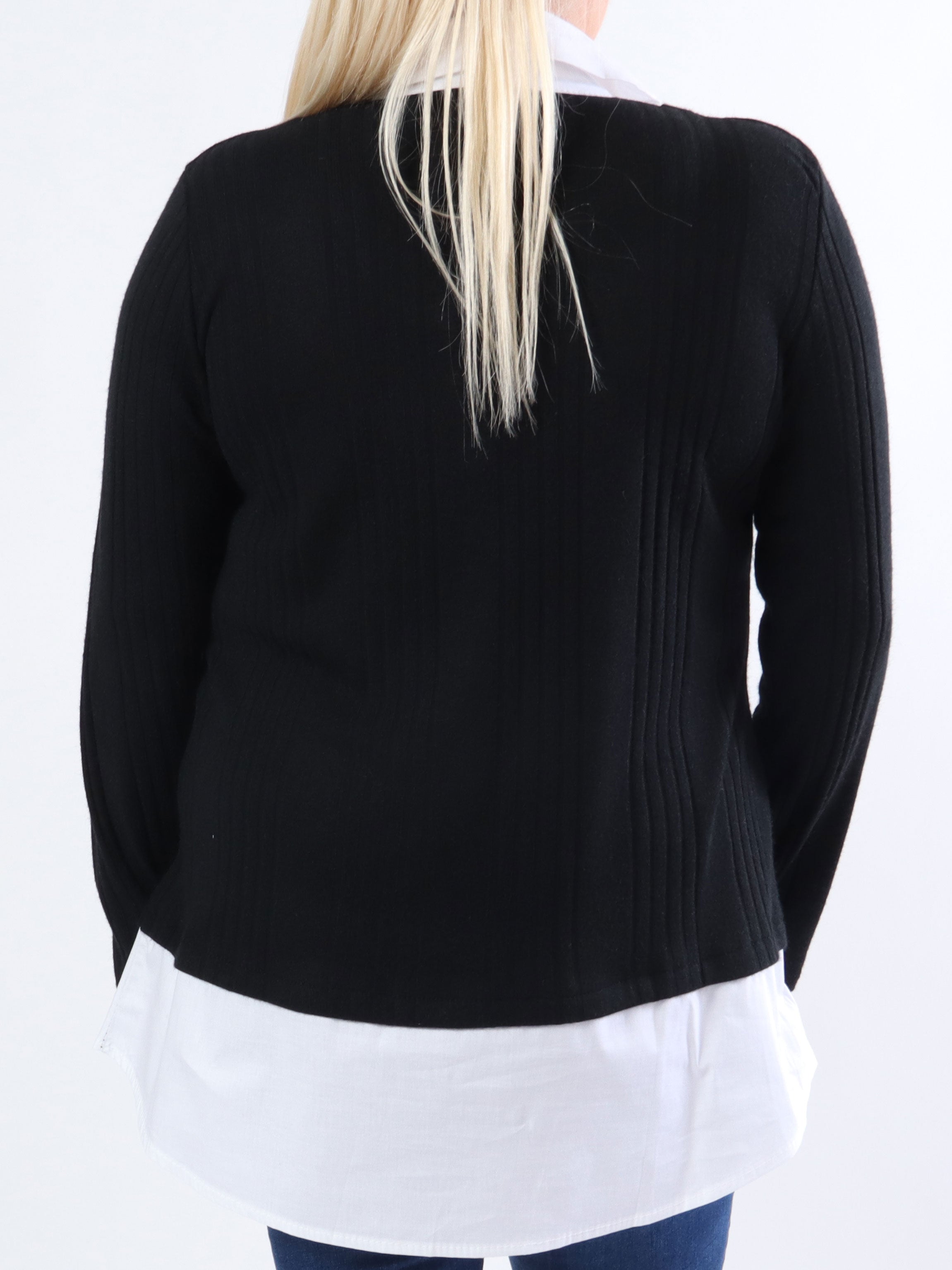 Vegin - Söt plus size blus med fuskskjorta